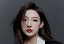 马凡舒黑西装造型又美又飒!长发飘逸气质优雅干练-沐风文化