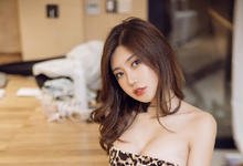 绮里嘉2022黑丝高跟性感风骚大胸套图性感豹纹紧身裙-沐风文化