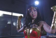 痴女型神力女超人「大槻ひびき」闯敌营 浑圆美臀「高速骑乘」所有人虚脱-沐风文化