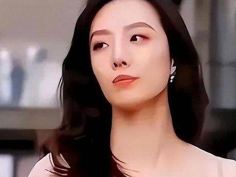 董思槿整容就是为追男人，美容店员工称：当时就被她的三观震惊了-沐风文化