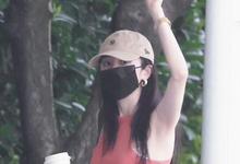 杨幂露肩带穿搭惹争议，被人扒出内衣品牌，意外影响自家代言口碑-沐风文化